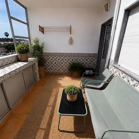 Homestay Privado Com Cama De Casal Em Penthouse Com Bbq Portimao